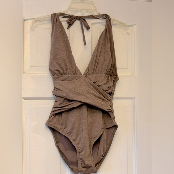 La Blanca Other - La Blanca Tan One Piece Swimsuit with Ruched Halter Design